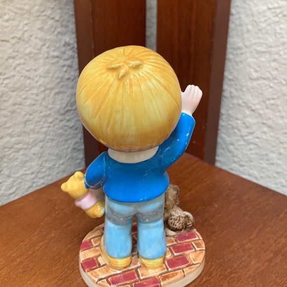 🔹1981 Joan Walsh Anglund Porcelain Figurine Teddy Bear Boy Statue Puppy - Picture 5 of 7